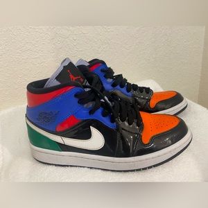 Jordan 1 mid multipatent woman size 8